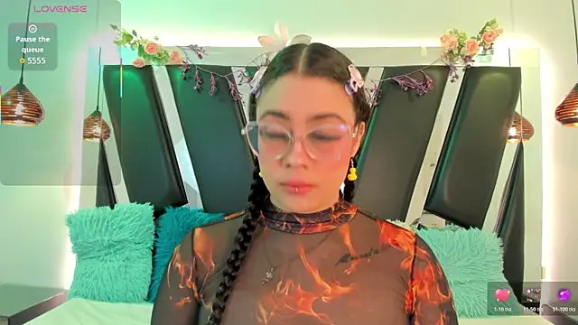 antonelllepiercee online show from April 12, 2026, 11:37 am