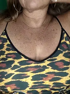 Kasandra Ho online show from November 2, 2025, 1:30 am