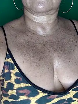 Kasandra Ho online show from November 2, 2025, 4:20 pm