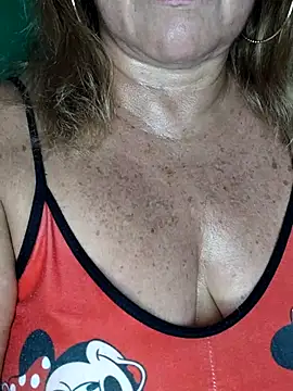 Kasandra Ho online show from November 7, 2025, 8:09 pm