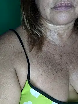 Kasandra Ho online show from November 9, 2025, 2:21 am