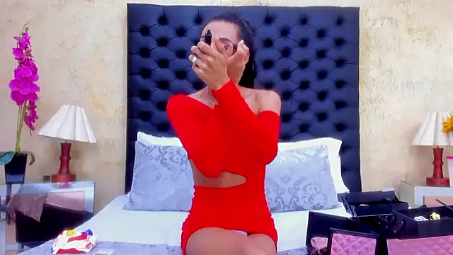 NahomiWhitel online show from January 14, 2026, 6:24 pm