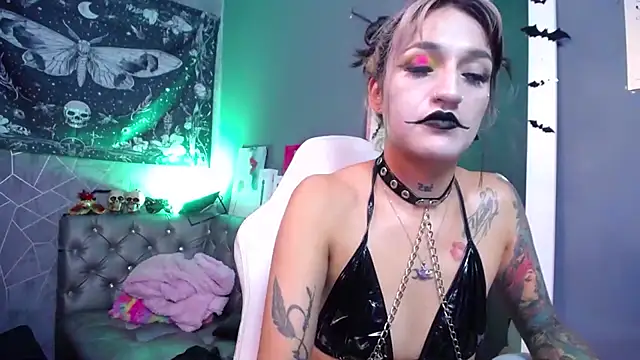 amelierouss online show from May 23, 2026, 3:45 am