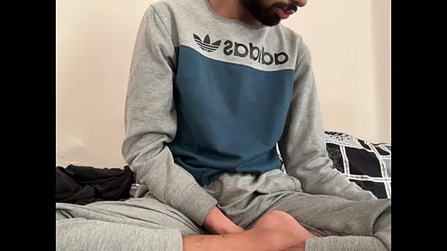 Snapshot of meatycronn chatting on January 13, 2026, 4:51 am meatycronn online show from January 13, 2026, 4:51 am