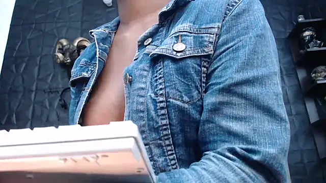 Snapshot of Hanna_Fox_69 chatting on December 20, 2024, 11:43 am Hanna Fox 69 online show from December 20, 2024, 11:43 am