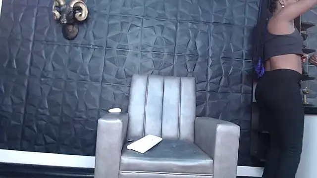 Snapshot of Hanna_Fox_69 chatting on March 23, 2025, 5:54 am Hanna Fox 69 online show from March 23, 2025, 5:54 am