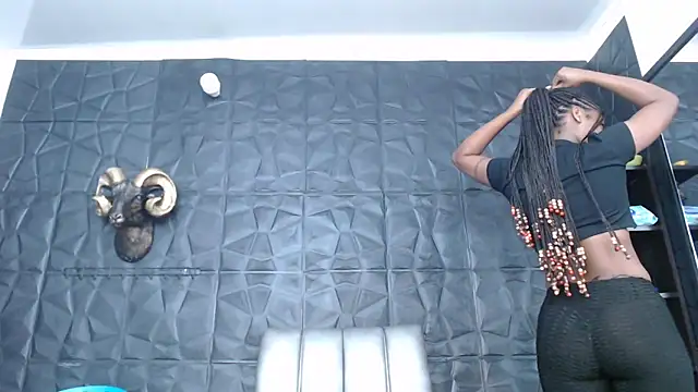 Snapshot of Hanna_Fox_69 chatting on September 10, 2025, 10:15 am Hanna Fox 69 online show from September 10, 2025, 10:15 am