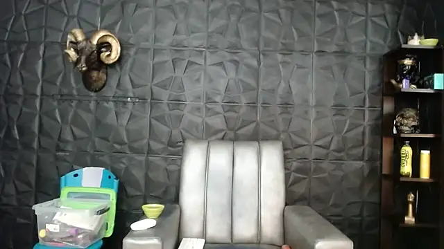 Snapshot of Hanna_Fox_69 chatting on September 12, 2025, 9:31 am Hanna Fox 69 online show from September 12, 2025, 9:31 am