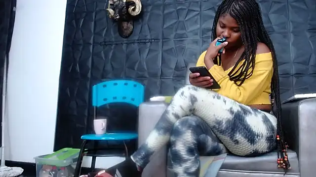 Snapshot of Hanna_Fox_69 chatting on September 29, 2025, 9:36 am Hanna Fox 69 online show from September 29, 2025, 9:36 am