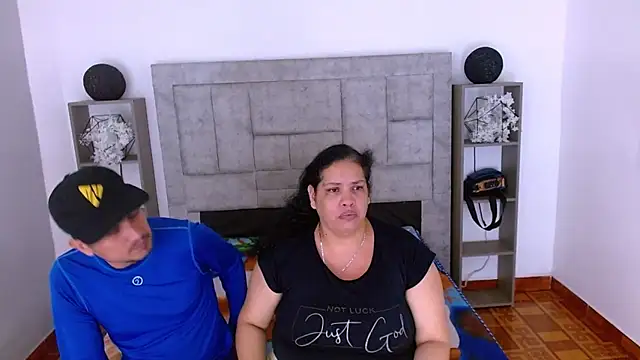 Snapshot of Candy_and_Jh0n chatting on February 17, 2026, 7:53 pm Candy and Jh0n online show from February 17, 2026, 7:53 pm