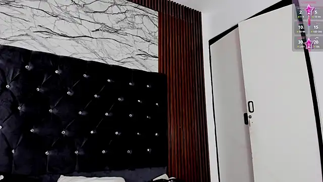 Snapshot of Emelyyy_ chatting on December 15, 2024, 2:27 pm Emelyyy online show from December 15, 2024, 2:27 pm