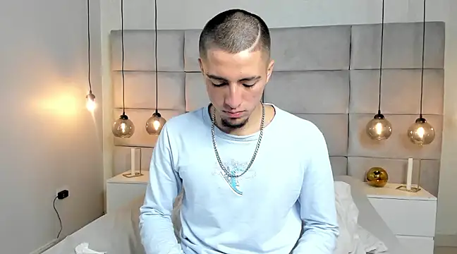 Snapshot of King_Dante_ chatting on December 10, 2024, 2:05 am King Dante  online show from December 10, 2024, 2:05 am