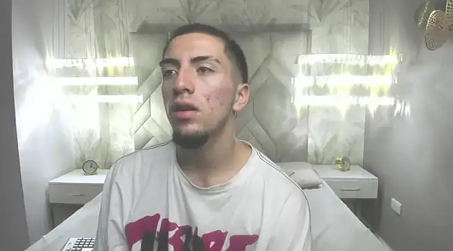 Snapshot of King_Dante_ chatting on February 8, 2025, 8:10 pm King Dante  online show from February 8, 2025, 8:10 pm
