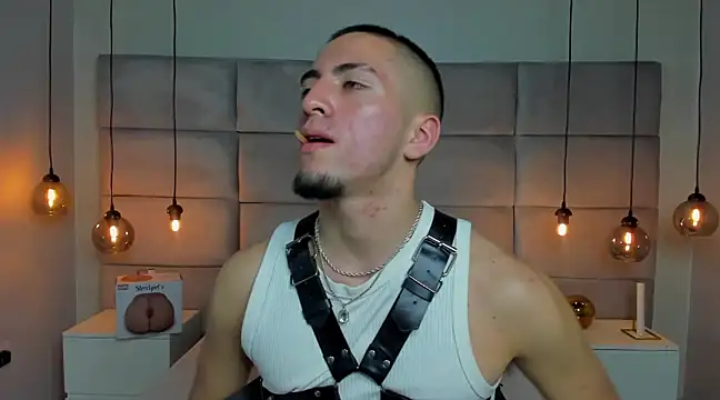 Snapshot of King_Dante_ chatting on March 7, 2025, 11:05 pm King Dante  online show from March 7, 2025, 11:05 pm