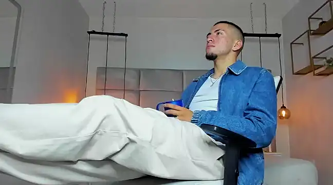 Snapshot of King_Dante_ chatting on March 12, 2025, 10:07 pm King Dante  online show from March 12, 2025, 10:07 pm