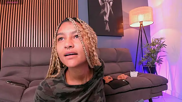 Snapshot of Johaphyton chatting on February 1, 2026, 3:21 pm Johaphyton online show from February 1, 2026, 3:21 pm