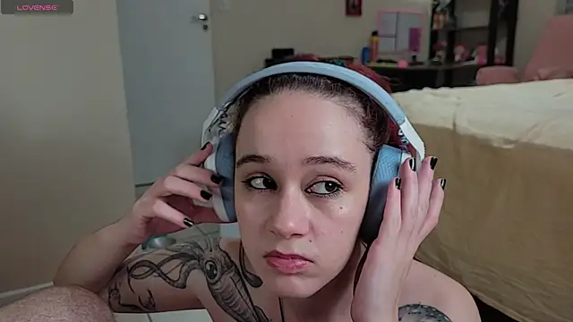 Snapshot of Angels_fuck chatting on February 3, 2025, 1:41 am Angels fuck online show from February 3, 2025, 1:41 am