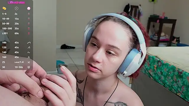 Snapshot of Angels_fuck chatting on February 24, 2025, 2:19 am Angels fuck online show from February 24, 2025, 2:19 am