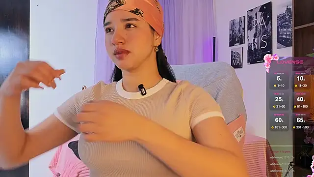 emilyrouxe online show from October 12, 2025, 3:22 pm