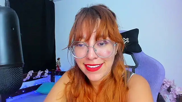  Moon Johnson online show from October 21, 2025, 11:49 pm