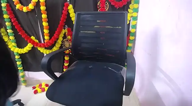 Snapshot of gulabo-Queen chatting on December 9, 2024, 3:54 pm gulabo-Queen online show from December 9, 2024, 3:54 pm