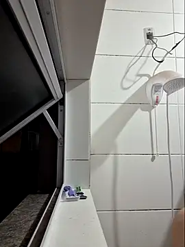 augusto3040 online show from September 21, 2025, 9:49 pm