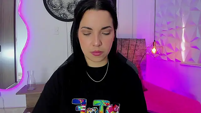 tatiana sc online show from September 10, 2025, 1:33 pm