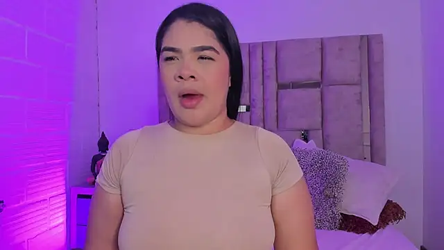 EmmaBecket2 online show from November 13, 2025, 3:27 am