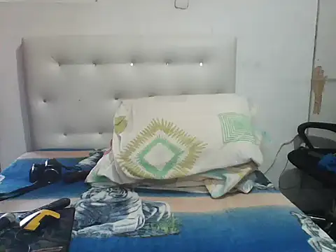 fabyxx07 online show from January 15, 2025, 8:37 pm