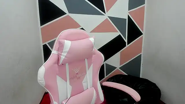 Snapshot of Carol_Pinter chatting on November 11, 2025, 11:05 pm Carol Pinter online show from November 11, 2025, 11:05 pm