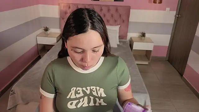 Snapshot of Carol_Pinter chatting on February 11, 2026, 3:17 pm Carol Pinter online show from February 11, 2026, 3:17 pm