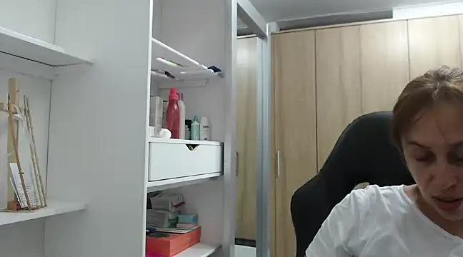 RoxanaLove9 online show from January 11, 2025, 12:55 am