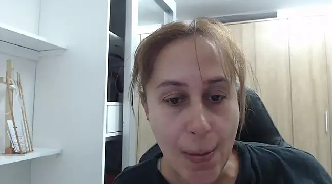 RoxanaLove9 online show from January 12, 2025, 1:11 am