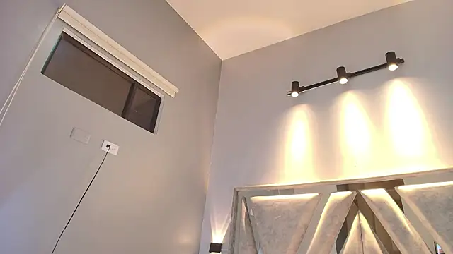 Annie9  online show from September 11, 2025, 4:12 am