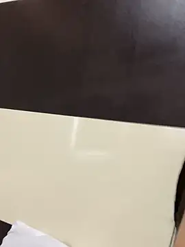 Annie9  online show from October 21, 2025, 3:57 pm