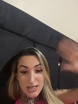 hotskinny1 online show from March 3, 2025, 3:52 am