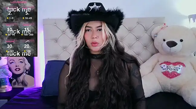 Snapshot of EmberEyes_999 chatting on March 12, 2025, 7:49 pm EmberEyes 999 online show from March 12, 2025, 7:49 pm