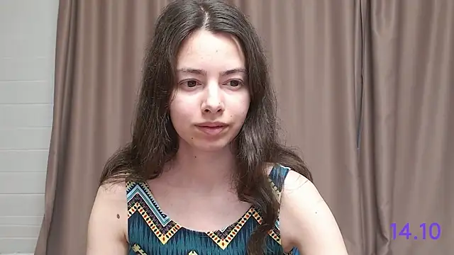 Snapshot of sweet_sweet_angel chatting on October 14, 2025, 9:43 am sweet sweet angel online show from October 14, 2025, 9:43 am