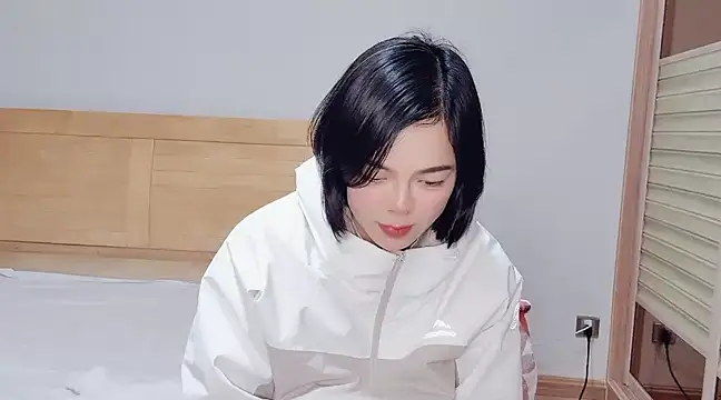 Linda-LL online show from February 3, 2025, 1:30 pm