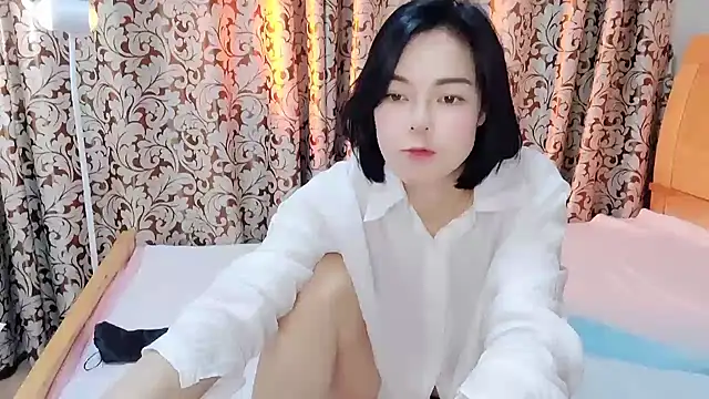 Linda-LL online show from February 17, 2025, 5:47 am