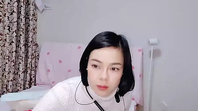 Linda-LL online show from March 6, 2025, 2:18 pm