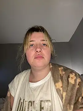 Snapshot of Curvy_Rosie99 chatting on December 26, 2024, 9:37 pm Curvy Rosie99 online show from December 26, 2024, 9:37 pm