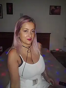 Snapshot of DesireSatler chatting on January 11, 2026, 11:10 pm DesireSatler online show from January 11, 2026, 11:10 pm