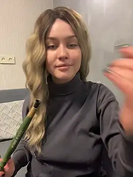 Snapshot of KikiWatson chatting on December 15, 2024, 11:12 am KikiWatson online show from December 15, 2024, 11:12 am