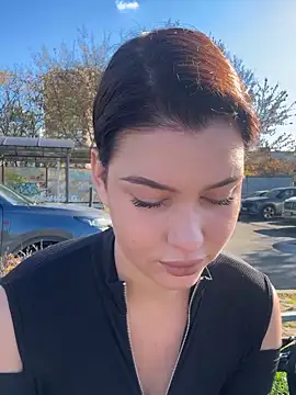 KikiWatson online show from October 30, 2025, 7:10 am