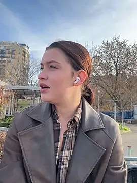 KikiWatson online show from November 21, 2025, 6:56 am