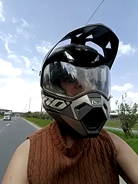 Snapshot of your_red_rose_ chatting on December 16, 2024, 3:54 pm your red rose online show from December 16, 2024, 3:54 pm