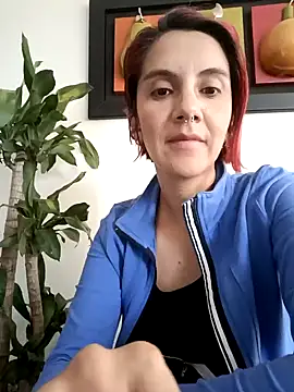 Snapshot of your_red_rose_ chatting on January 11, 2025, 5:40 pm your red rose online show from January 11, 2025, 5:40 pm