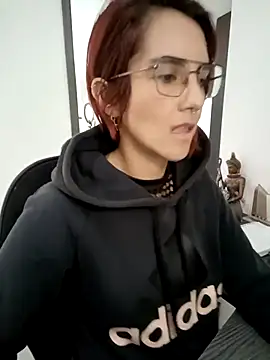 Snapshot of your_red_rose_ chatting on January 13, 2025, 4:30 pm your red rose online show from January 13, 2025, 4:30 pm