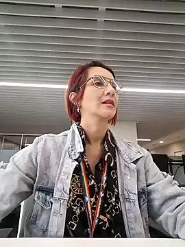 Snapshot of your_red_rose_ chatting on January 16, 2025, 12:31 pm your red rose online show from January 16, 2025, 12:31 pm